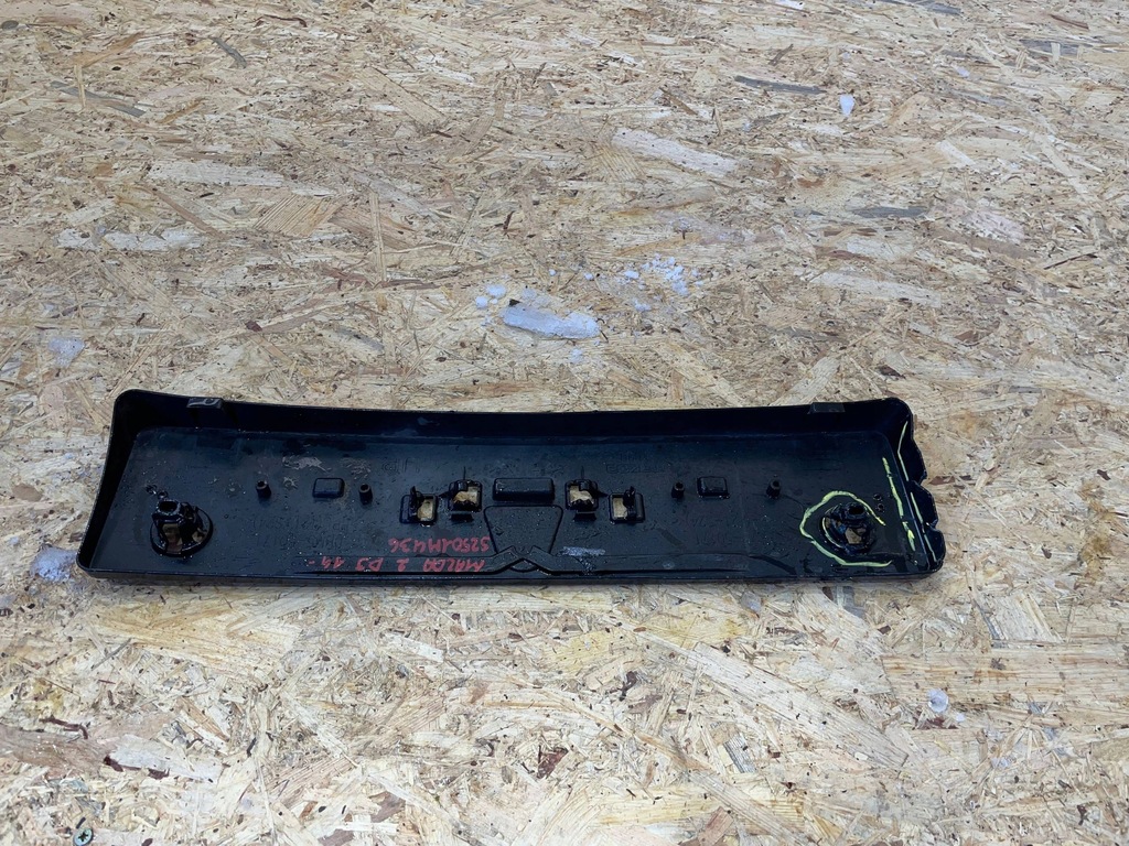 фото №9, Mazda 2 dj iii 3 14- молдинг рамка номерного знака реєстрації бампера перед