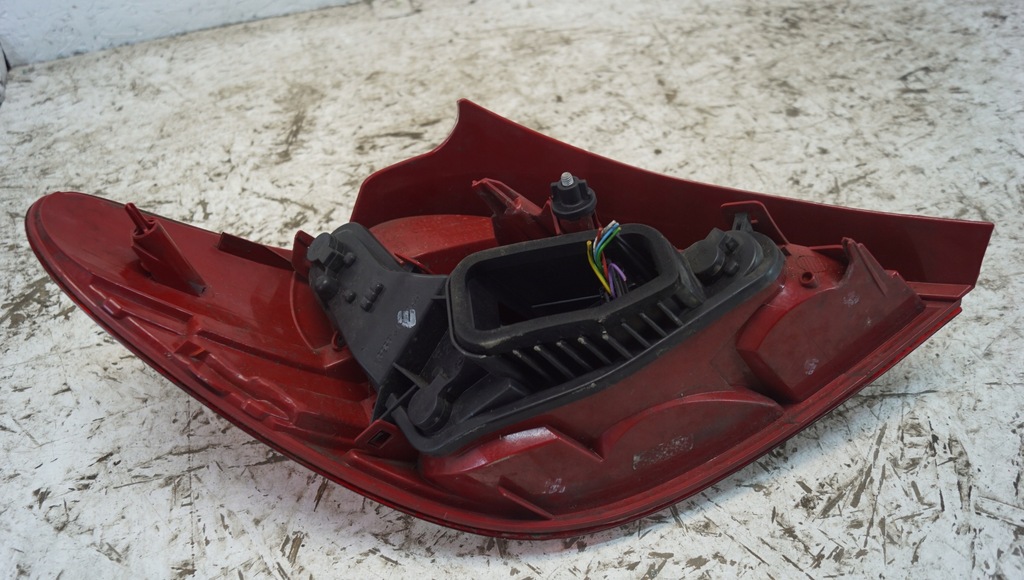 фото №8, Лампа правий задня peugeot 207 lift hb