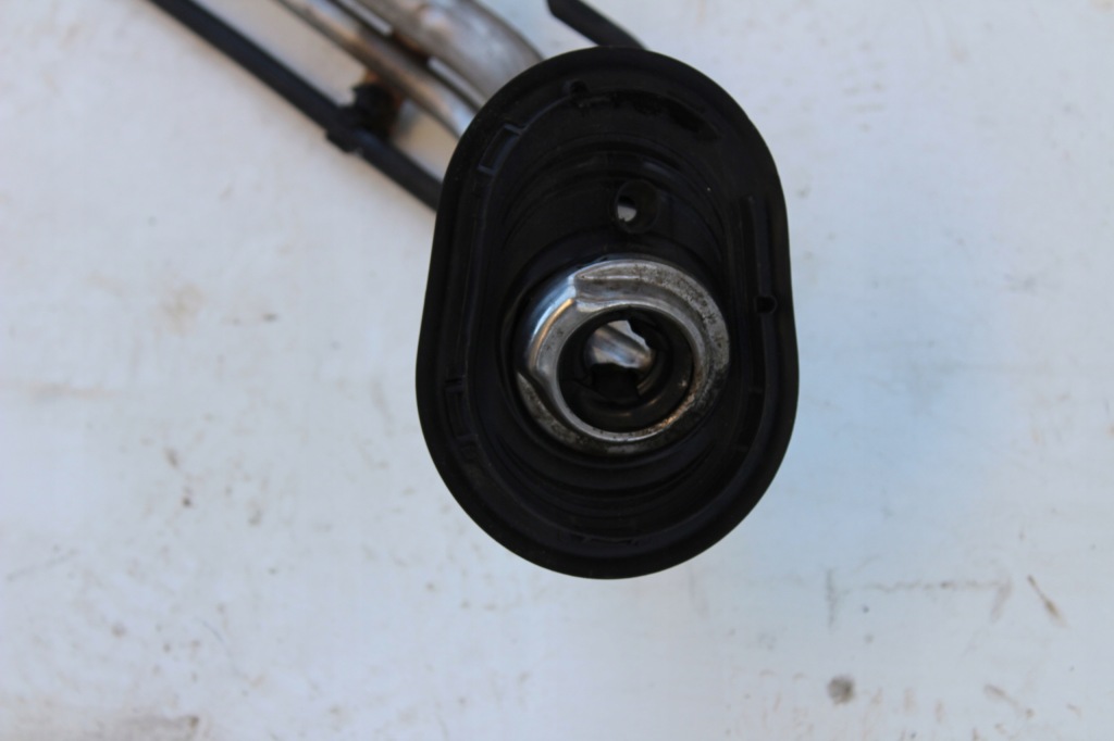 фото №2, Заливна горловина труба заливної ay11-9032-ae ford b-max ecoboost