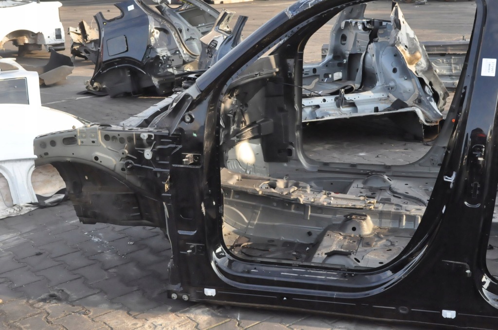 Mercedes eqb x243 2024r чверть лівий перед стійку  поріг a b поріг Оригінал