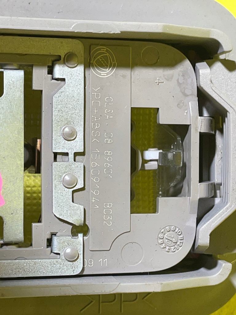 Alfa romeo giulietta лампа обшивки стелі Доставка