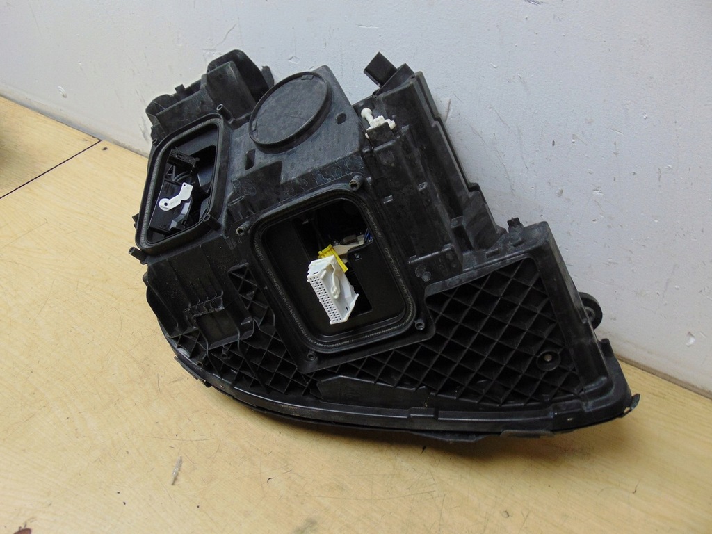 фото №13, Лампа левая перед mercedes w213 a2139064704kz europa