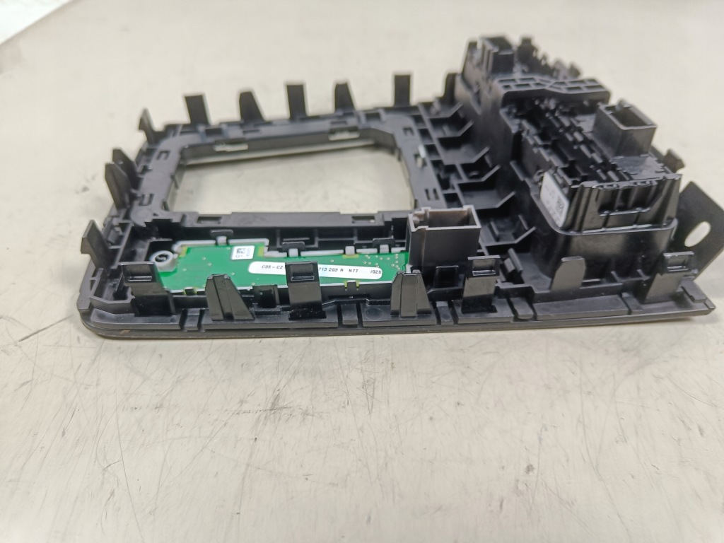 Рамка выборщик коробки передач skoda octavia 3 панель европа 5e1713203r Оригинал