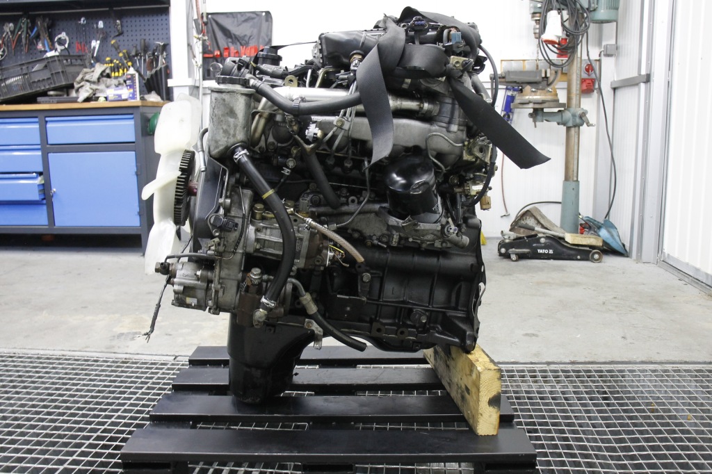 Двигун toyota hilux land cruiser 3.0 d4d насос турбіна форсунки комплект Київ