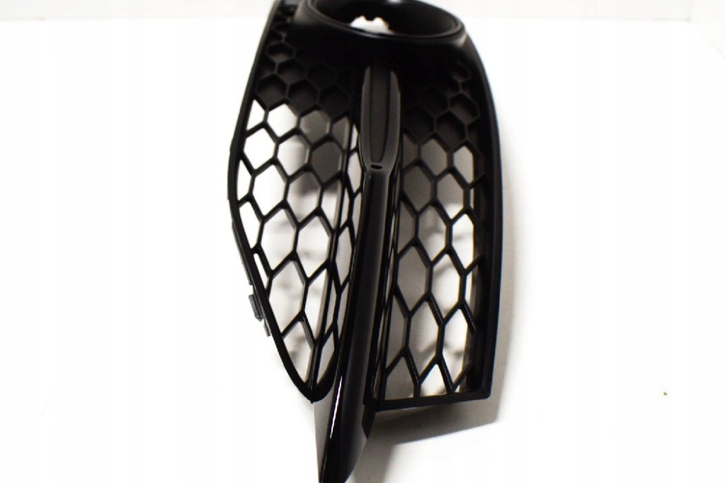 Audi a7 4ga s бампер передний правая решётка противотуманная 4g8807682e bmt Киев