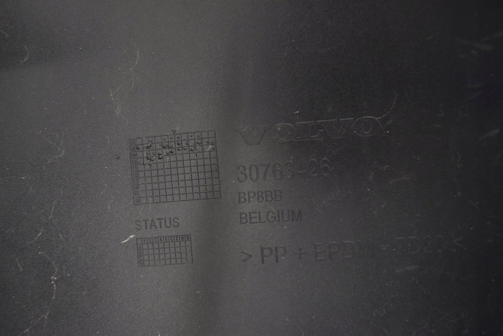 фото №11, Volvo xc60 przed liftem бампер задняя задний bez pdc