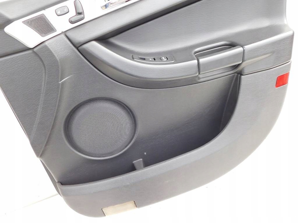 фото №7, Chrysler pacifica 2004r - обшивка дверь правый перед