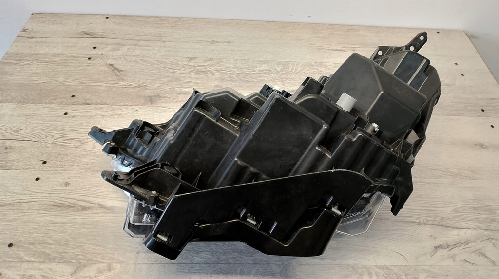 фото №13, Suzuki sx4 ii s cross 21- правая лампа перед передняя full led eu