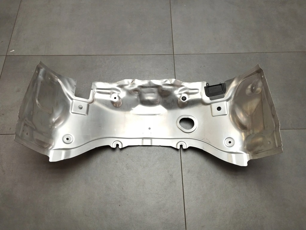 фото №1, Mercedes-benz cls c218 захист теплова a2126280140