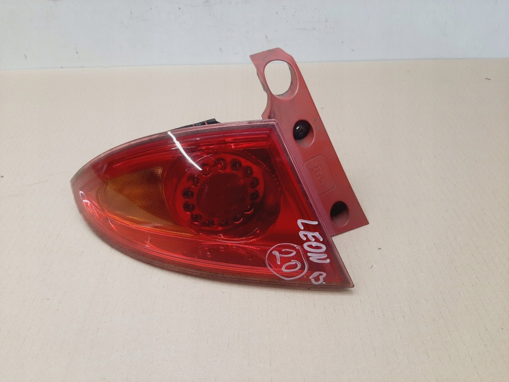фото №1, Лампа крыла задняя seat leon ii lift 2009-2012 5 дверь левая