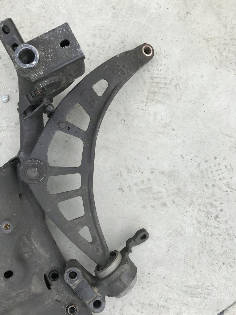 фото №1, Mini r60 рычаг правый перед 9806520