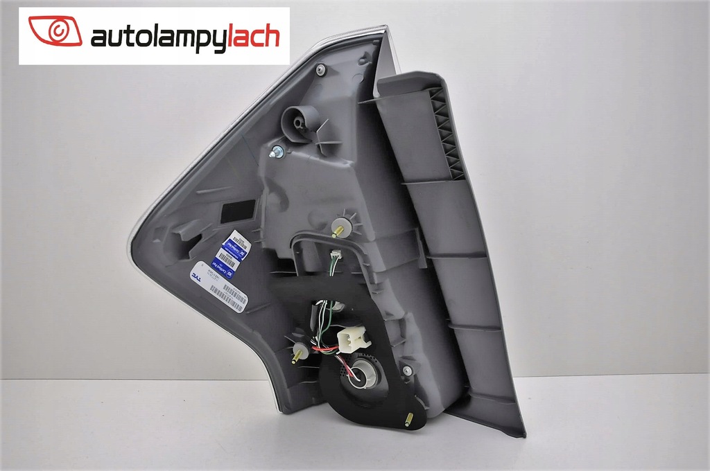 фото №3, Toyota prius v 2015- лампы задняя led kpl nowe