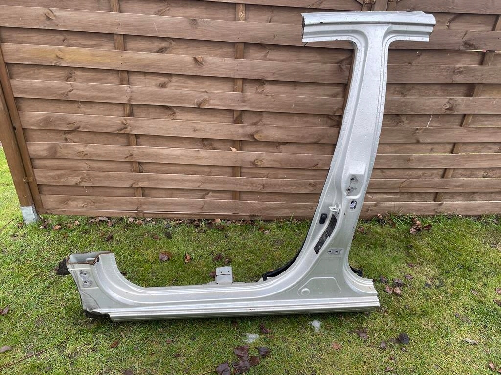 фото №1, Hyundai i20 08 - блок двигуна поріг лівий