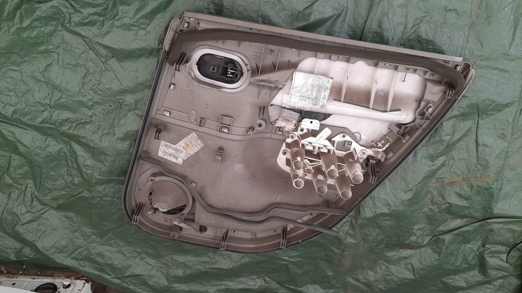 фото №8, Обшивка левый задняя 8200213377 renault scenic ii 2