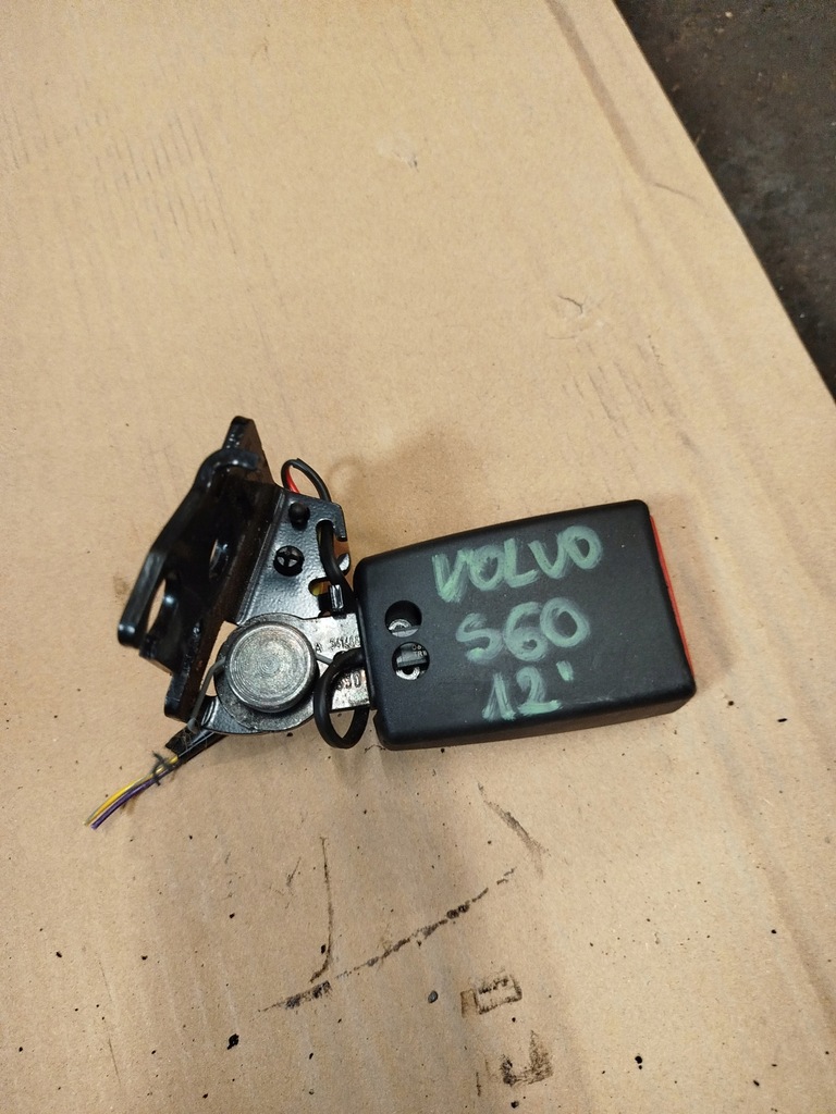 фото №1, Клипса поперечина безопасности задняя volvo s60 t5 31351656