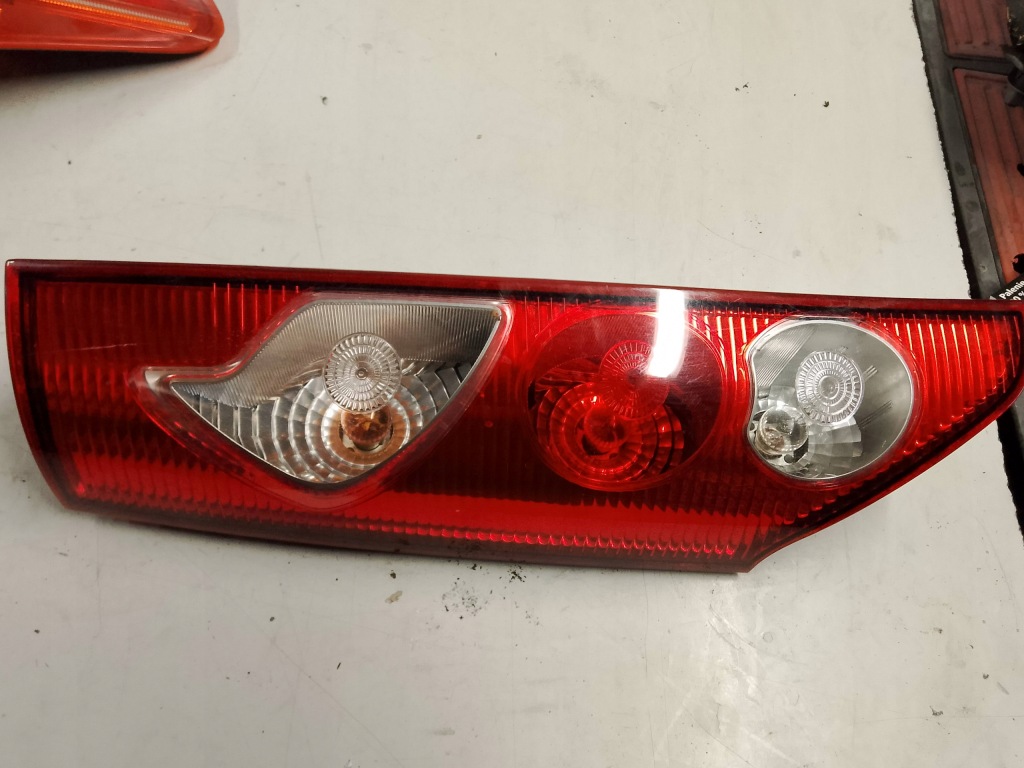 фото №1, Renault kangoo iii лампа нижняя левый задняя 8200419941