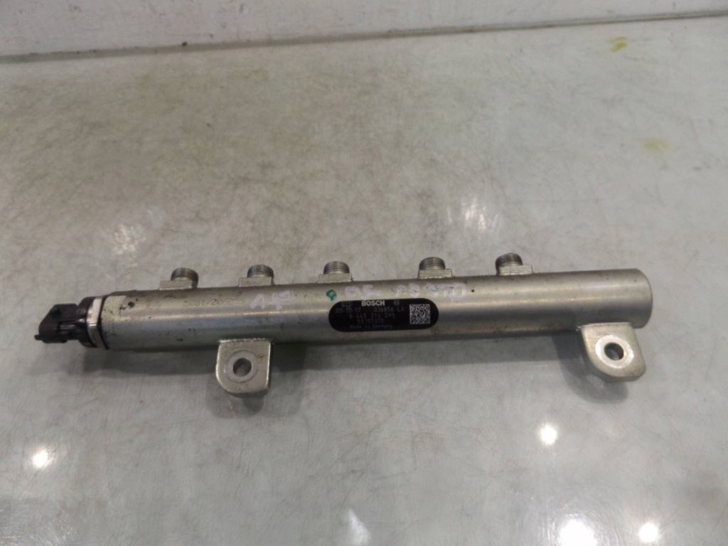 фото №1, Alfa 147 1,9jtd молдинг впрыскная 0445214095