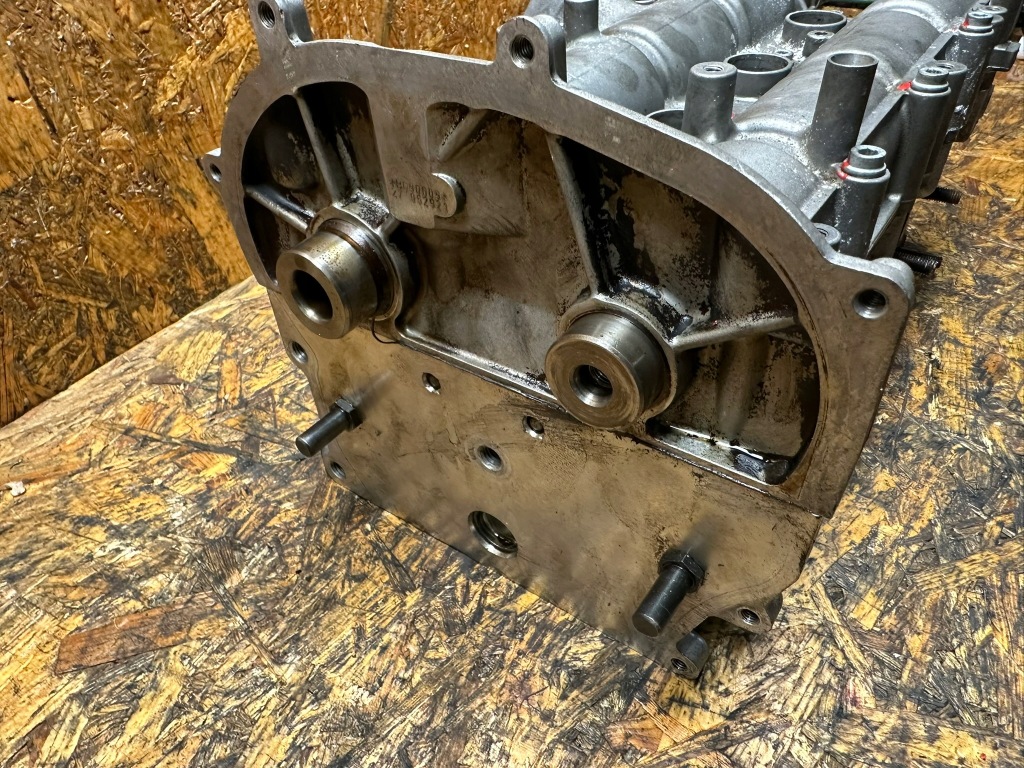 Головка крышка валы vw 1.4 tsi 03c103475bc 03c103358ak Цена