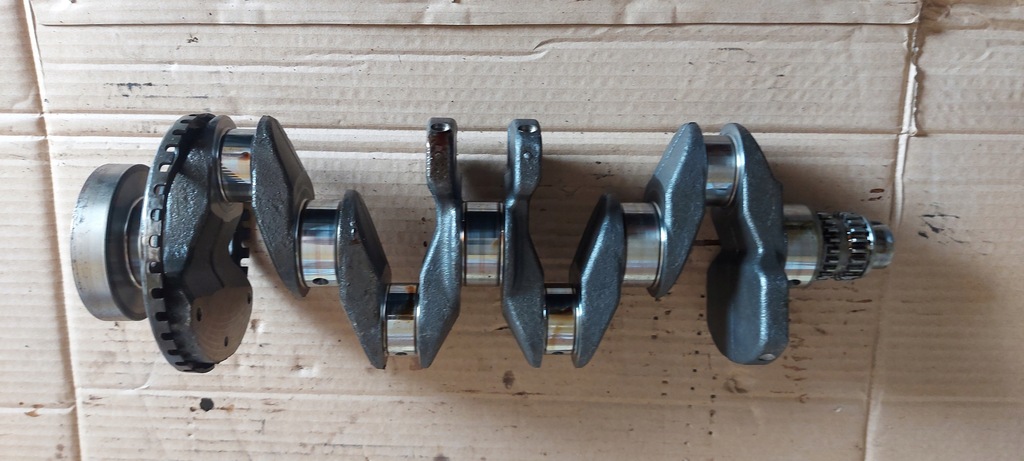 фото №5, Nissan note 1.6 бензин wał коленчатый