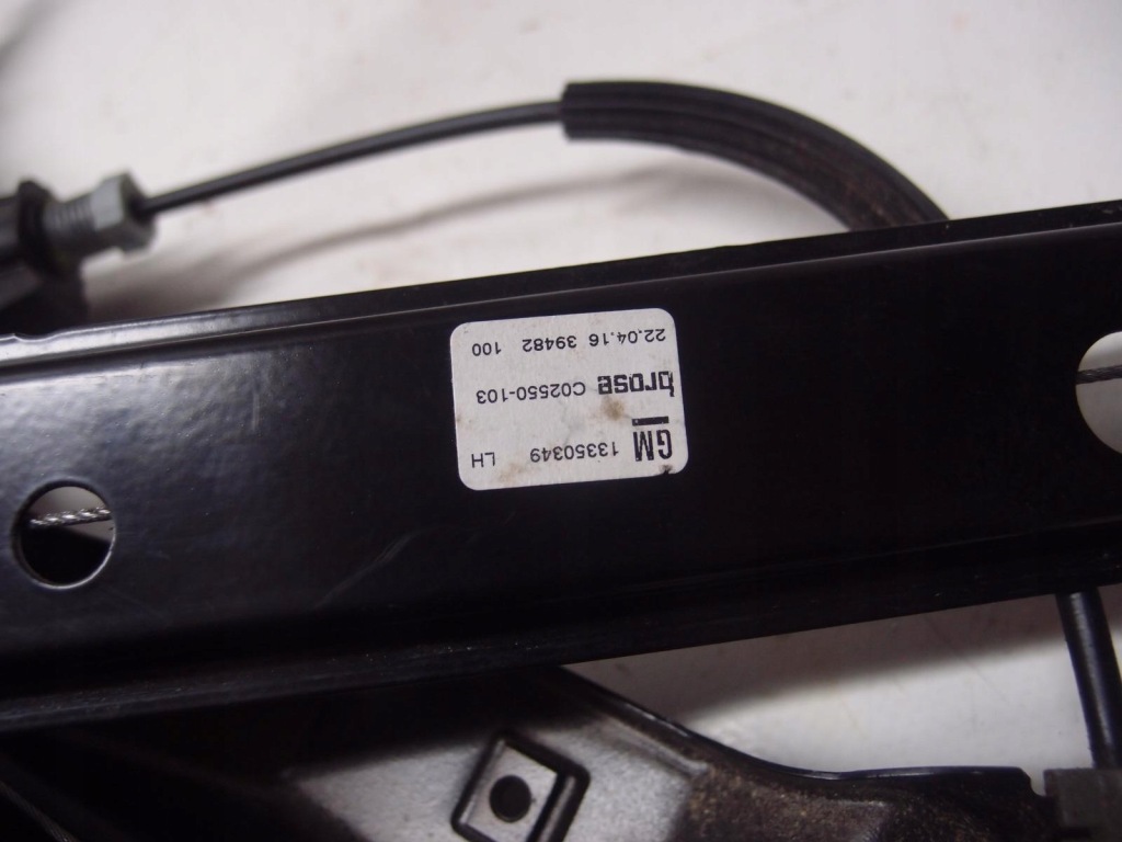 Купить Подъемник стекло левый перед opel adam 13350349