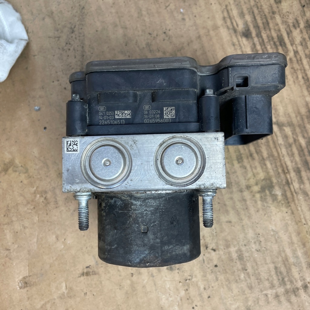 Блок керування насос abs esp a1764311412 0265244028 mercedes cla 45 w117 amg Київ