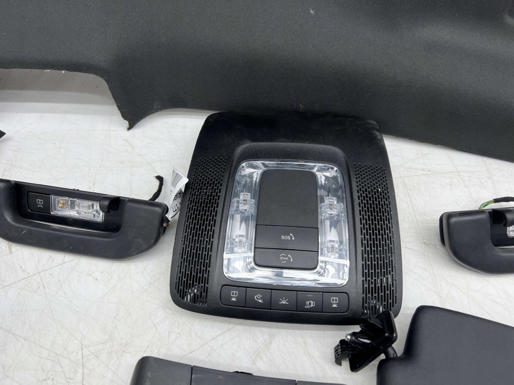 фото №11, Mercedes cla w118 sedan стеля amg czarna комплект лампа стійки козирки