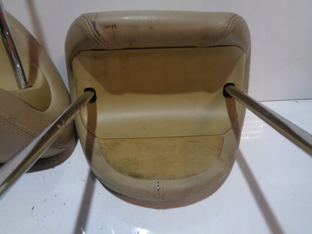 фото №13, Підголівники сидінь передніх lancia thesis 02-09 beż