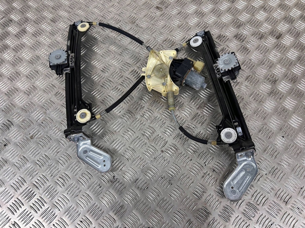 фото №7, Підйомник скло задній права сторона maserati quattroporte 670002101