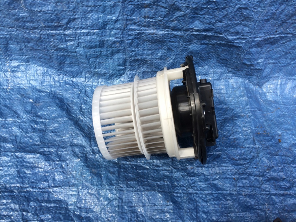 фото №1, Toyota camry viii 2,5 xv70 повітродувка обдув