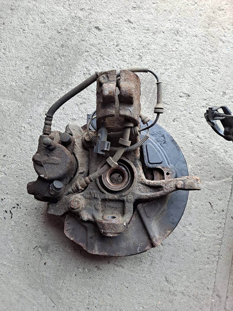 фото №2, Поворотний кулак супорт правий перед freelander ii 2.2