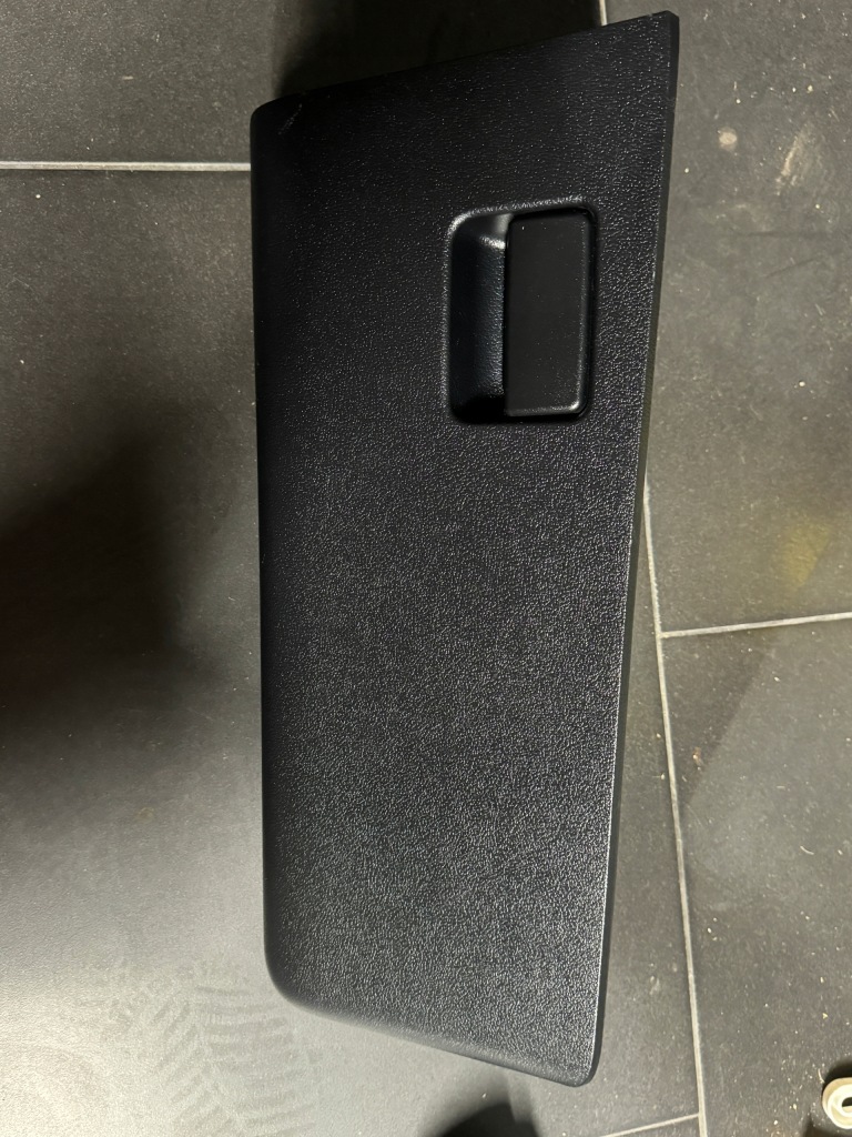 фото №1, Toyota prius iv 4 2017 2016 2019 бардачок пассажира