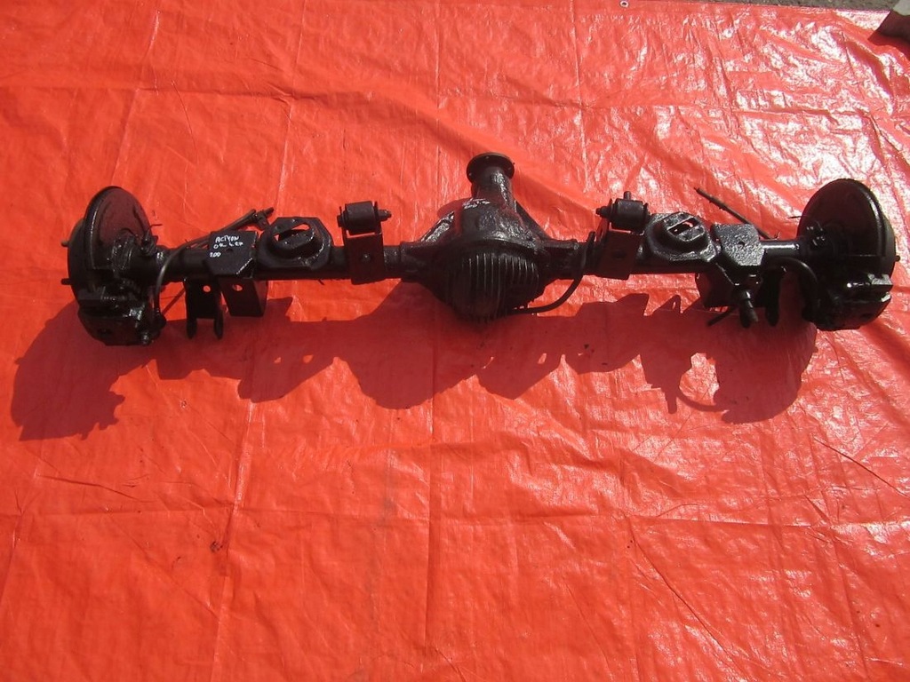 фото №1, Ssangyong actyon 2.0d 2007 мост задняя суппорты 4.27 kpl