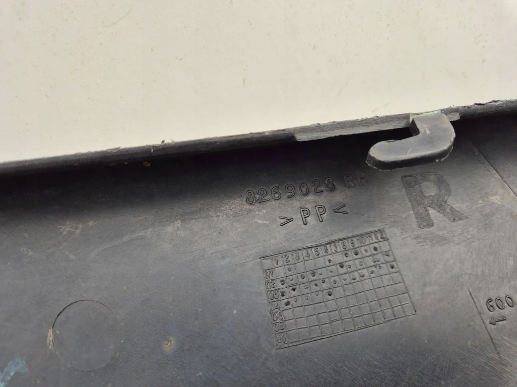 фото №4, Land rover 8269028 l322 перед сторона права спойлер накладка-спойлер бампера