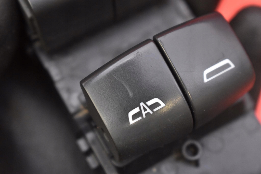 Купити Панель керування вікон eu 84513462 opel ampera-e 17-20