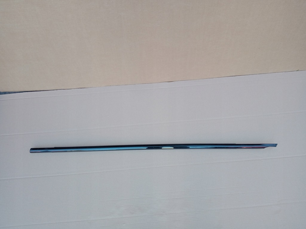 фото №1, Audi a6 c8 молдинг уплотнитель дверь левый перед 4k0