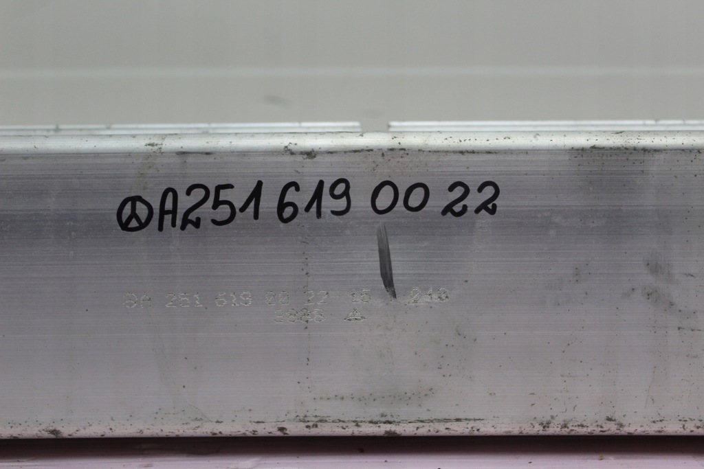 фото №16, Mercedes-benz оригинальный номер a2516190022 балка бампера