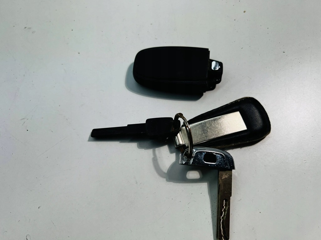 фото №1, Audi a5 8t ключ 8to959754d