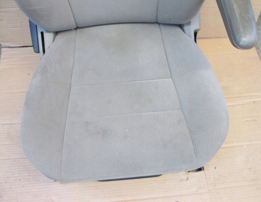 фото №14, Chrysler town country 11- сиденье перед левый правый dodge grand caravan