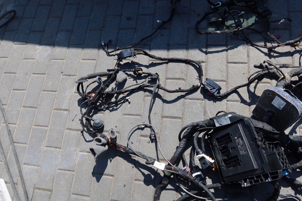 фото №7, Электропроводка салона кабины отсек двигателя skoda kamiq