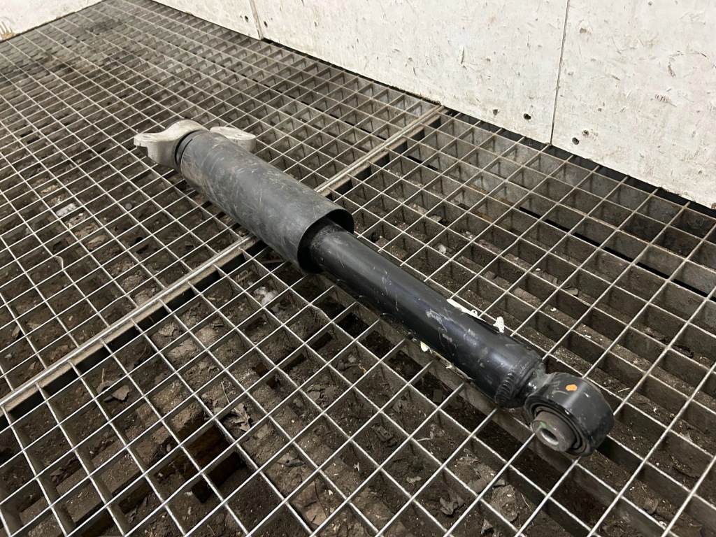 Chevrolet camaro амортизатор задній права сторона 84084726 2018 Доставка