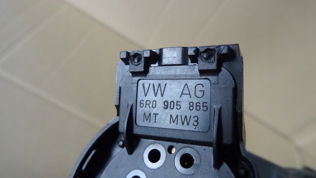 фото №5, Roomster lift замок зажигания 6r0905851d