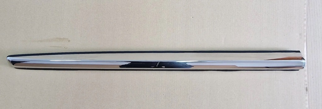 фото №1, Молдинг дверь правый задняя rolls royce cullinan idealna