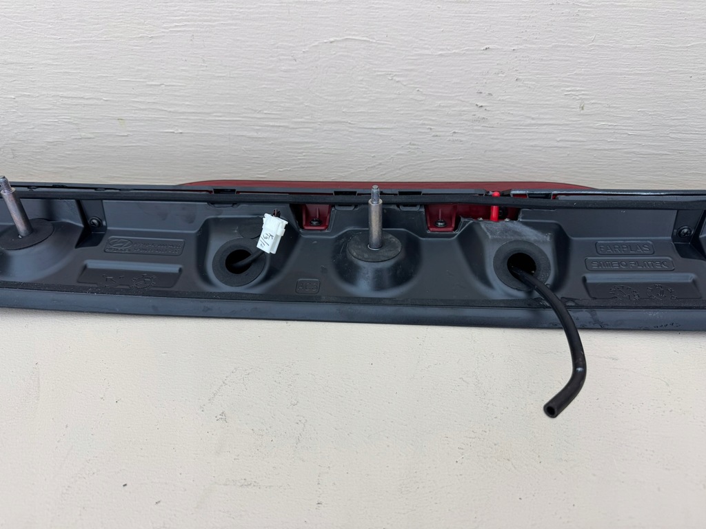 фото №13, Hyundai i10 3 iii 19r- спойлер спойлер крышки багажника задняя 87210-k7000