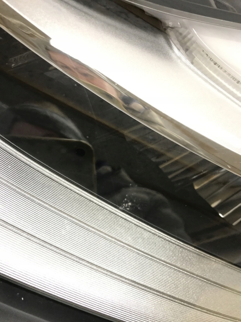 Tesla model 3 фара лівий перед led 1077375-00-c в Україні