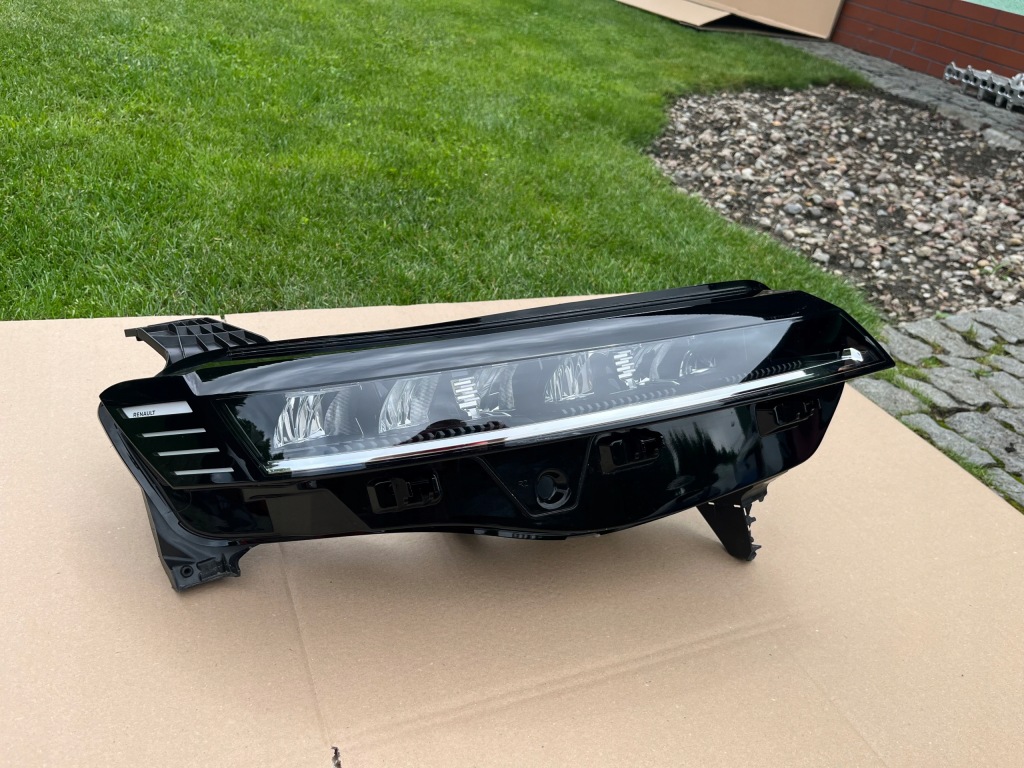Фара правий європа  renault megane v e-tech full led 2022 - 2024 . Доставка