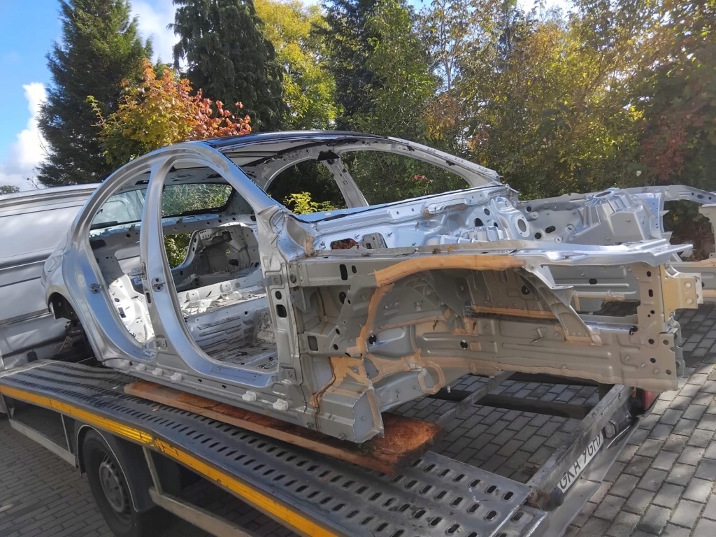 фото №1, Idealna четверть передняя перед правая mercedes w214 длинная ze стойка b 1