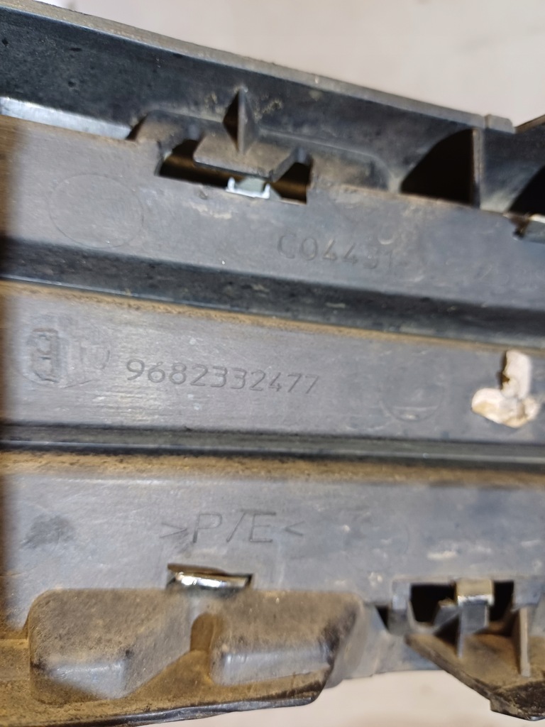 фото №9, Решётка бампера левая citroen c3 picasso nr. 9682332477