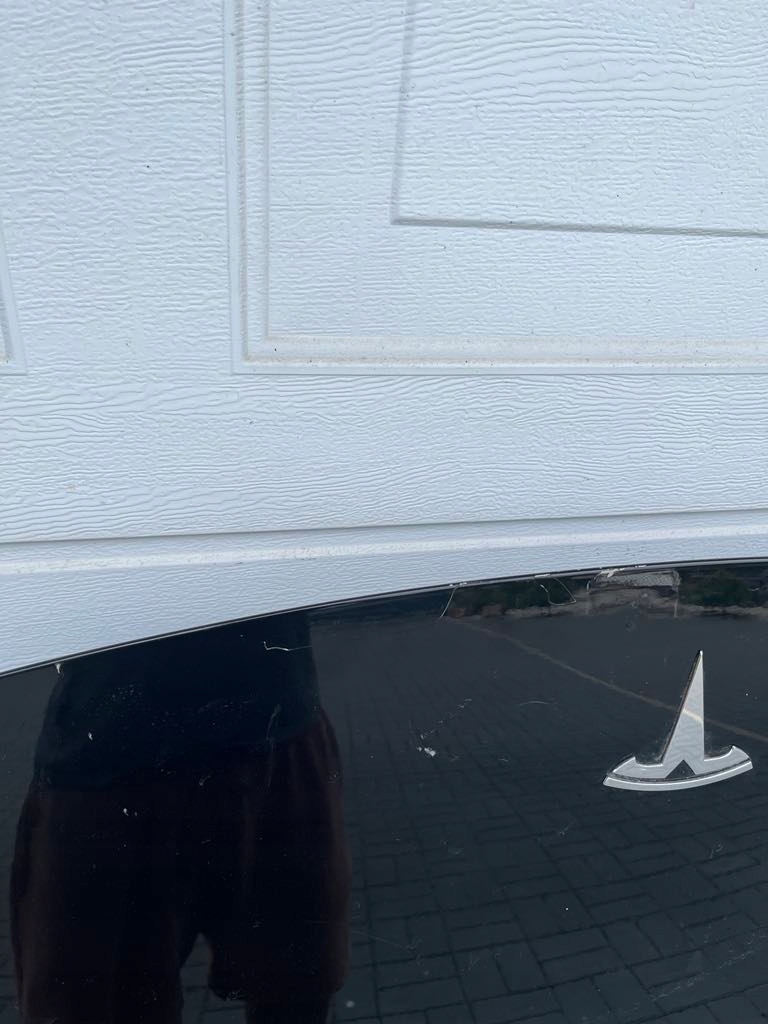 Капот кришка перед tesla model 3 3 2017- в Україні