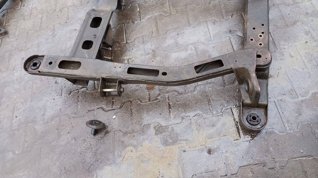 фото №9, Підрамник kia carnival 2.9td 02r