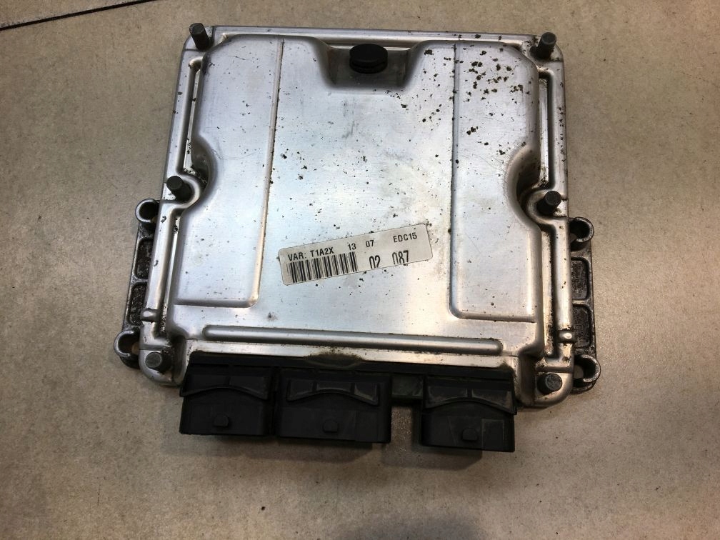 Блок керування двигуна peugeot 206 2.0 0281011525 Оригінал